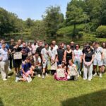 Des étudiants en visite au moulin